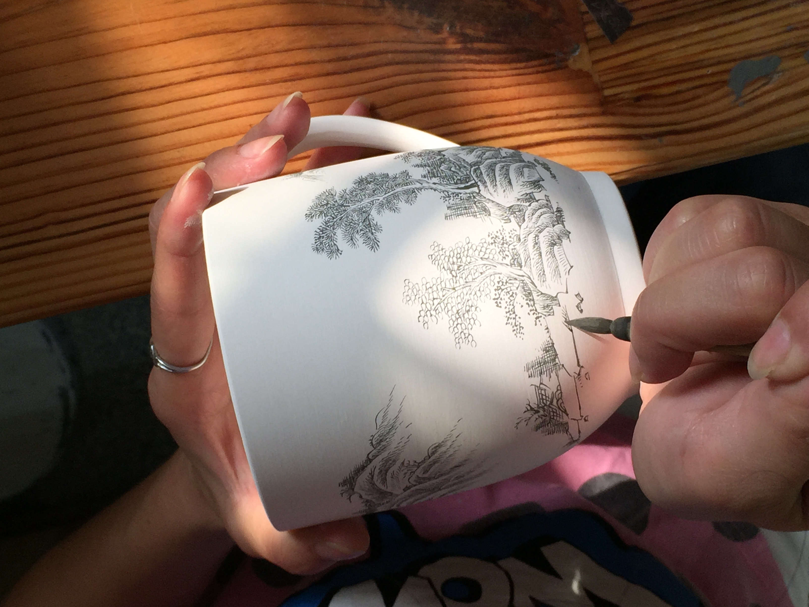 jingdezhen-painting-on-the-pottery-1